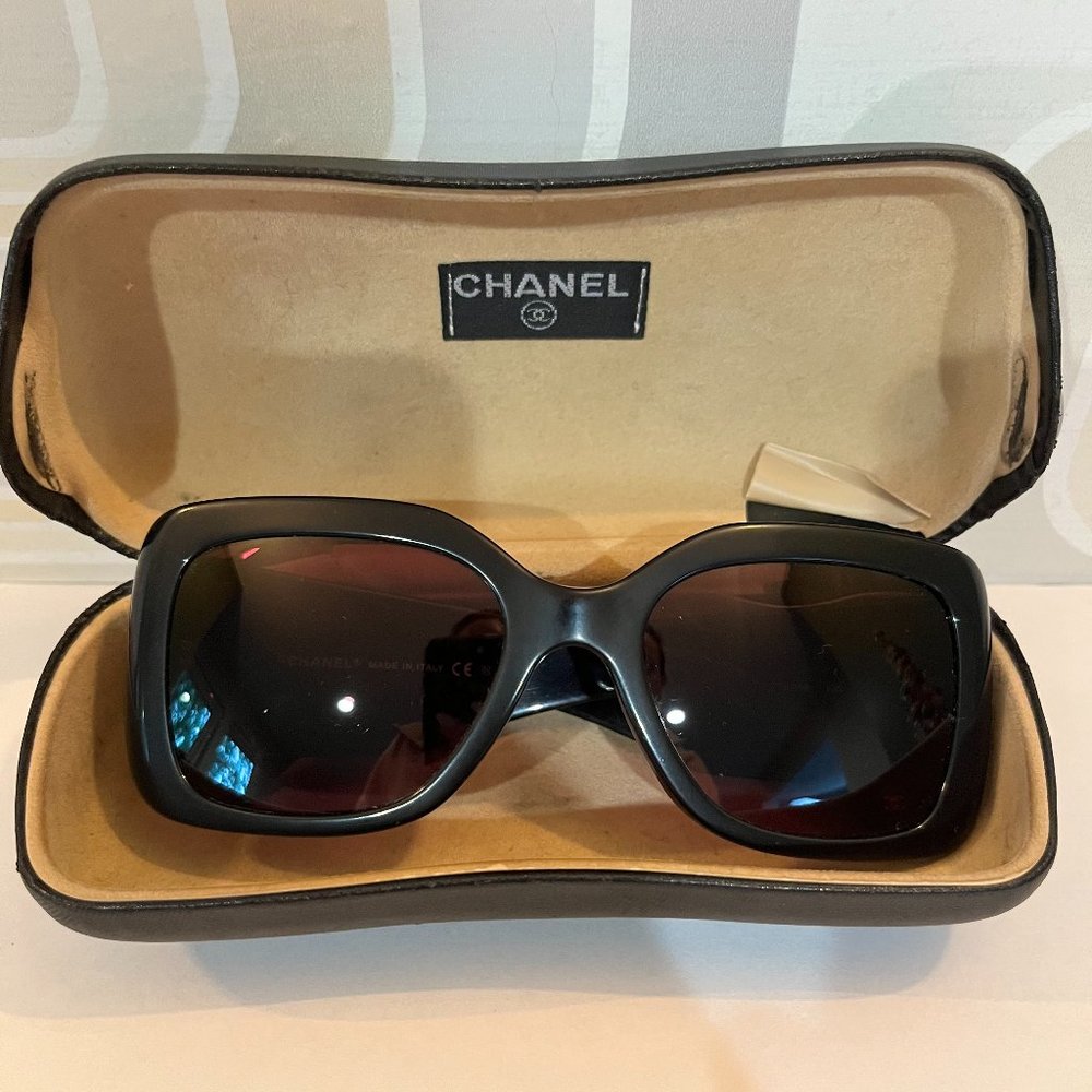 CHANEL Quilted 5019 Sunglasses Black
